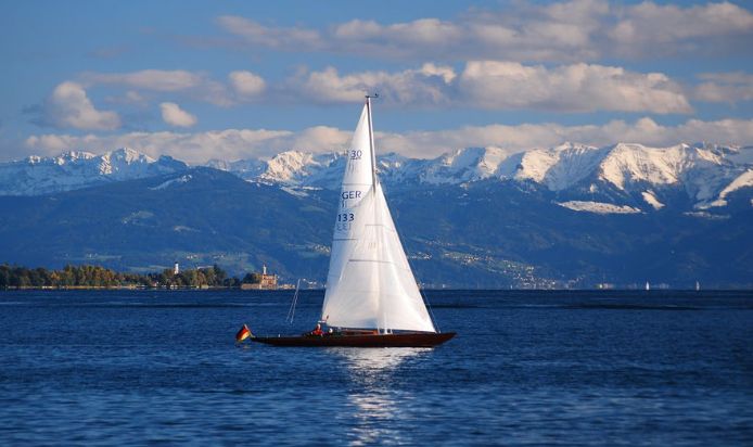 segler vor schneebergen bodensee evt